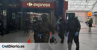 Tras huida al extranjero del presidente ashraf ghani y el colapso del gobierno, los talibanes ya tienen el control de afganistán. El Ejercito Desinfecta La Estacion De Tren Abando Indalecio Prieto De Bilbao