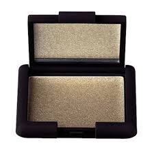 This is an everlasting color which will purple is a contrasting color which can never go wrong with your green eyes. The 7 Most Gorgeous Makeup Colors For Green Eyes Allure