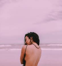 Sierra deaton is a floridian singer, formerly forming one half of the pop duo alex & sierra. Sierra Deaton On Instagram Lying On A Bus Somewhere In The Middle Of Oregon Dreaming Of A Day On The Beach Sierra 5sos Girlfriends 5 Seconds Of Summer