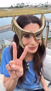 Power Rangers Reunion: Can the Evil Queens Get Along?