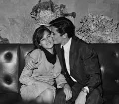 «je faisais partie de sa vie, elle faisait partie de la mienne. Alain Delon Et Sa Premiere Femme Nathalie Delon Egalement Actrice Avec Qui Il Aura Un Fils Egalement Acteur Anthony Marilyn Monroe Et Les Autres