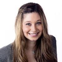 Kelly Beecher's Instagram, Twitter & Facebook