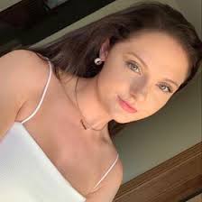 Erin Rinaldi (erinmrinaldi)