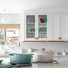 Porcelain Or Ceramic Tile Best Kitchen Backsplash Materials Explained In 2020 New Countertops Engineered Stone Countertops Kitchen Backsplash Images
