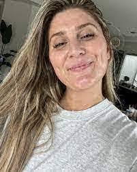 Sharon Struiksma's Instagram, Twitter & Facebook