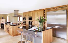 Trate de añadir los apartados más solicitados por nuestros seguidores en las redes sociales y también algunos de los puntos con más busquedas en la. Cocina Moderna Madera Con Isla Cocinas De Madera Modernas Muebles De Cocina Modernos Cocina Madera