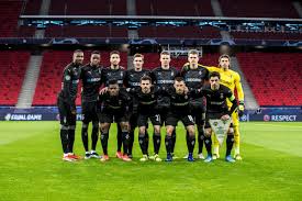 Neuhaus has drawn up interest from both borussia dortmund and bayern münchen, but it looks like the bavarian side have beaten die schwarzgelben to the german's signature. Gladbach On Twitter Florian Neuhaus Wanted A Group Picture On His Birthday Diefohlen Ucl Citybmg 0 0