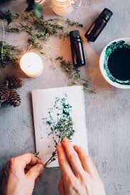 The perfect holiday greeting card to make your gifting extra special! How To Make Your Own Aromatherapy Holiday Cards Hello Nest