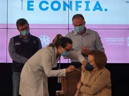 Leia as informações abaixo antes de agendar sua vacina. Governo Es Governo Antecipa Vacinacao De Idosos Acima De 90 Anos No Espirito Santo