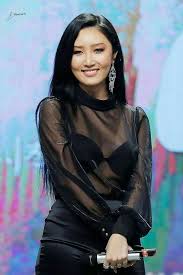 The sexy, fierce, and exotic hwasa from mamamoo. Hwasa Mamamoo Busqueda De Google Hwasa Fashion Mamamoo