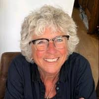 100+ 'Evelyn' profiles