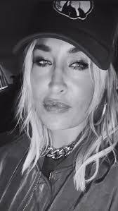 Asya Green's Instagram, Twitter & Facebook