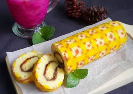 Tepung terigu • susu bubuk • gula pasir • sp • telur • vanilla essence (tambahan dari sy) • mentega cair • pewarna merah tua,kuning,biru. Mengulik Resep Bolu Gulung Batik Mantap