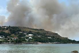 Gravissimo incendio vicino corinto in grecia. Rwjsos90x1yigm