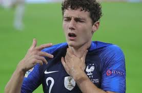 Benjamin pavard joined his teammates at the champions league finals tournament in lisbon on thursday. Benjamin Pavard Vfb Weltmeister Versteigert Personliche Gegenstande Vfb Stuttgart Stuttgarter Zeitung