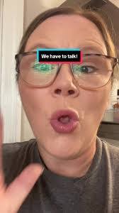 Heather Vreeland's Instagram, Twitter & Facebook