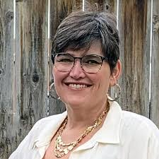 Lori Joseph's Instagram, Twitter & Facebook