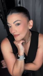 It’s been a while I haven’t done a OOTD! So y’all have a great day 💋😘 oh  the vest and my barrel jeans pants are from @marshalls