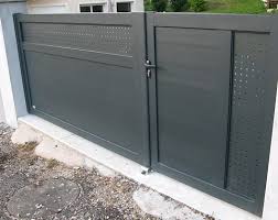 C'est pourquoi, nous vous proposons également un large choix de paiements sécurisés comme la carte bancaire grâce à notre partenaire. Portail Battant Aluminium Sur Mesure Pas Cher Le Portail Alu