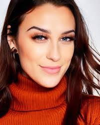 Alyssa Sadler's Instagram, Twitter & Facebook