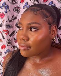 Piel morena !😍💄 • • • • • • Para más información de los servicios que  ofrece CHRIS BERROA