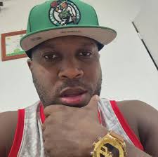 Carlos Arroyo is PUERTO RICAN BASKETBALL ROYALTY 🇵🇷 Vaqueros de Bayamón  is co-owned by Puerto Rican legend Carlos Arroyo and the squad features  familiar names like Danilo Gallinari, JaVale McGee, Chris Duarte