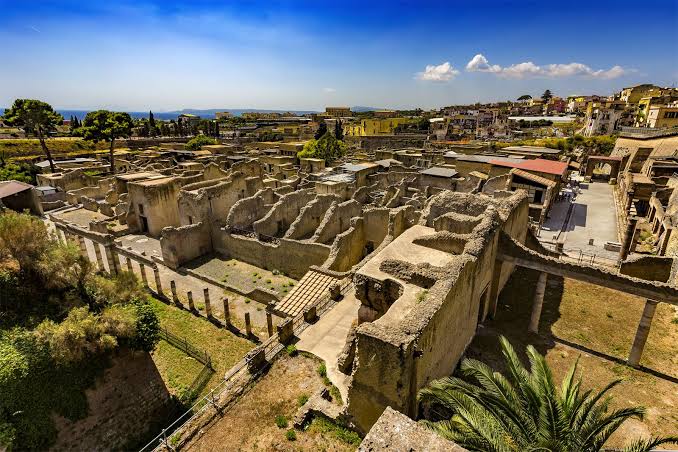 義大利古代遺址，呈現龐貝或赫庫蘭尼姆的古羅馬建築遺跡
