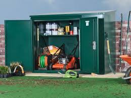 Lawn care in wilmington uses lawn mowing equipment powered by sustainable energy and natural lawn care fertilizer treatments inwilmington. Ideen Zur Lagerung Von Rasenmahern Lawn Mower Storage Shed Rasenmaher Kitchengarden G Fashionshoo Lawn Mower Storage Garden Storage Shed Garden Tool Shed