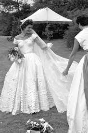 An Ode To Jackie O S Iconic First Lady Style Kennedy Wedding Dress Jackie Kennedy Wedding Wedding Dresses