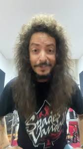 Um #tbt recente (Parte II) do show no incrível @sgt.pepperspub 01/05/2025,  pelas lentes de @zecarlosdeandrade