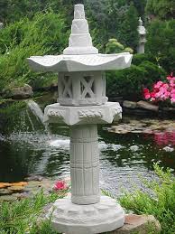 Yukimi Auf Saule Hk Japanische Steinlaterne Laterne Garten Ideen Gestaltung Garten Deko Garten Dekoration G Japanische Steinlaternen Garten Deko Steinlaterne