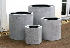 Blumenkubel Aus Beton 25 Spektakulare Dekoideen Fur Die Terrasse Pflanzkubel Blumenkubel Beton Pflanzer