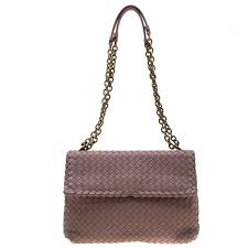Olimpia tirdzniecības vietas ir trīs stāvos, un kopējā platība ir aptuveni 25 000 m². Bottega Veneta Nude Beige Intrecciato Leather Medium Olimpia Shoulder Bag Bottega Veneta Tlc