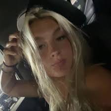 المنشورات التي تتضمن ردودًا من shae b (@_shaeberry2)