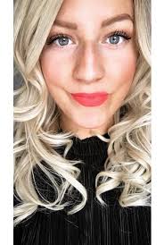 Loving my skin for the first time in over a year. Check out the rewind of  my face from how it is right now compared to how it was 6 months ago