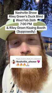 Nashville Show: Riley Green’s Kissing Booth Experience