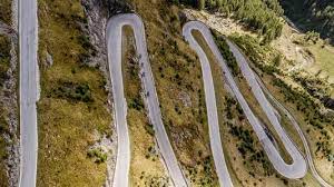 Betalen kan bij veel tolstations in italië ook met een nederlandse bankpas, zonder het ingeven. Dit Zijn De Mooiste Bergpassen In De Alpen Reizen Ad Nl