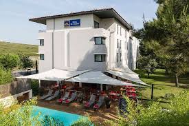 Les bus fonctionnent de 6 h 30 à 22 h 30 en semaine, le service est allégé le dimanche. Best Western Plus Hotel De L Arbois 77 9 6 Prices Reviews Aix En Provence France Tripadvisor