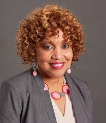 Lenora Wade's Instagram, Twitter & Facebook