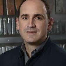 Luke Mansfield's Instagram, Twitter & Facebook