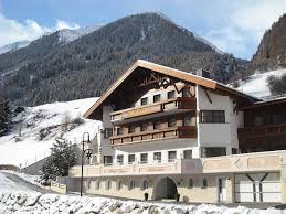 Set less than 0.6 mi from kappl ski resort, the property offers a garden and free private parking. Impressum Hotel Garni Belvedere Zimmer In Ischgl Hotel Ischgl