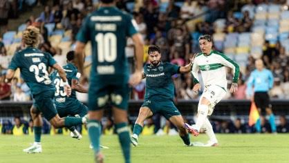 Com hat-trick de Savarino, Fluminense goleia Coritiba e volta ao G4 | CNN Brasil