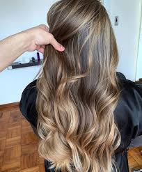 10 Biggest Spring Summer 2020 Hair Color Trends You Ll See Everywhere Long Hair Highlights Balayage Hair Summer 2020 Hair