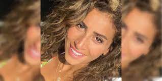 تسريحات دينا الشربيني الشعر الأملس والمجعد والغا تاجك