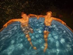 Pool Und Ofen Laufen Erstes Nachtbaden Badetonne Pool Solar