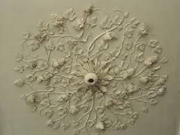 حرف فنية النحت على الجبس غرفة الصناعة التقليدية والحرف الطارف