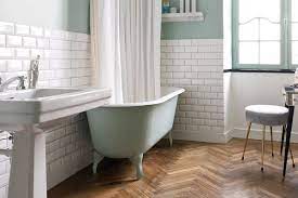 Contrary to popular belief, clawfoot tubs can indeed make a statement even in a modern bathroom. Clawfoot Tubs Everything You Need To Know Qualitybath Com Discover
