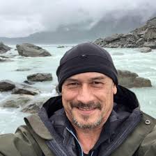 Ricardo de Treend updated their...