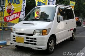 ワゴンrに遅れること2年 1995年に発売された初代ムーヴです 後半4枚の写真は97年に追加設定された メッキグリルを強調したカスタムシリーズです daihatsumove東京2008年撮影daihatsumove東京2008年撮影daihatsumove東京2008年撮影da ダイハツ ムーヴ ダイハツ