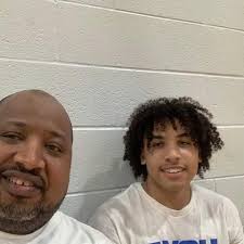 Robert Bledsoe (@theofficialrobertbledsoe) • Instagram photos and videos